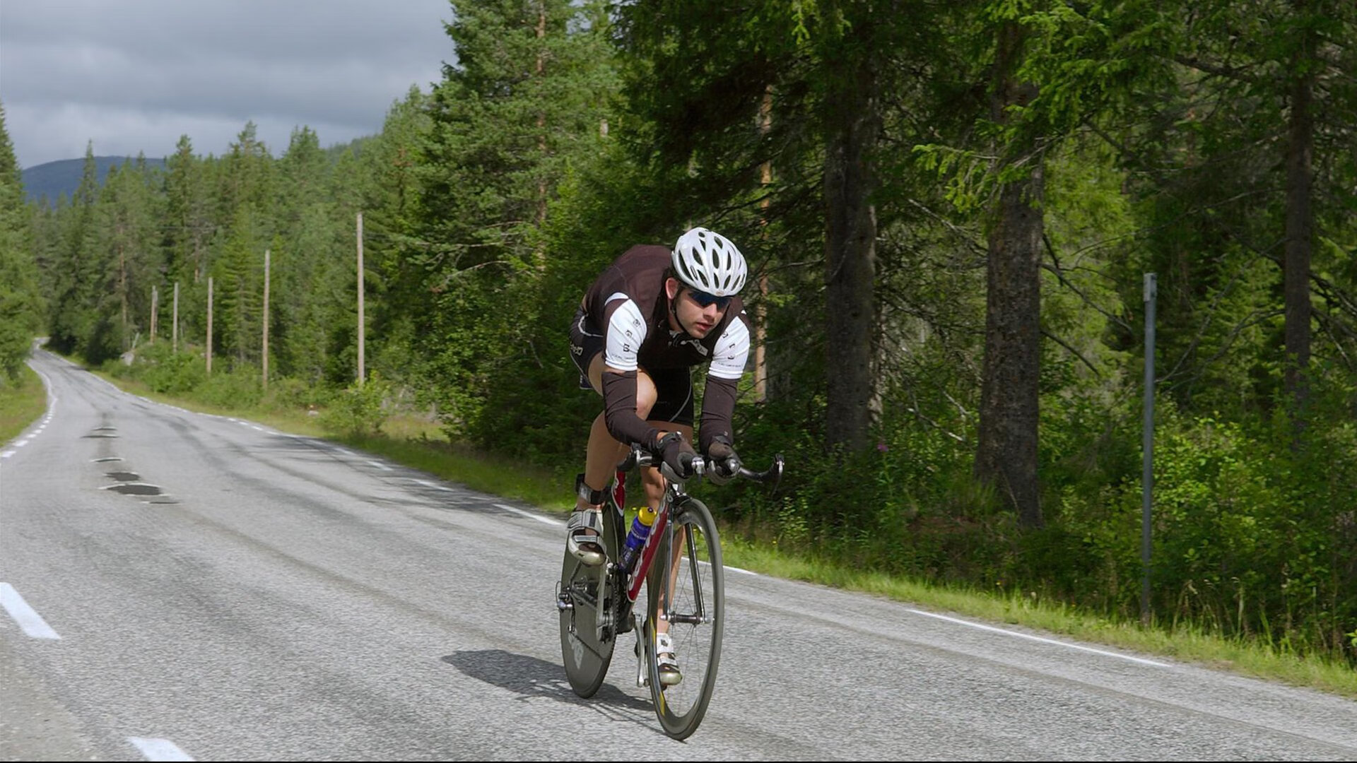 “穿越五大洲：全球极限巡回的壮丽画卷”，五大穿越路线